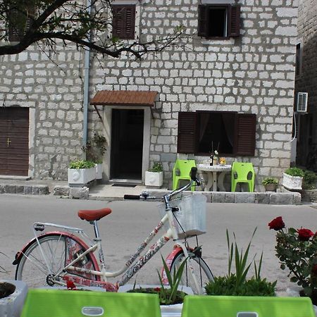 Mare E Montagna Apartment Котор Екстериор снимка