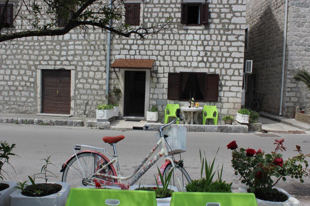 Mare E Montagna Apartment Котор Екстериор снимка